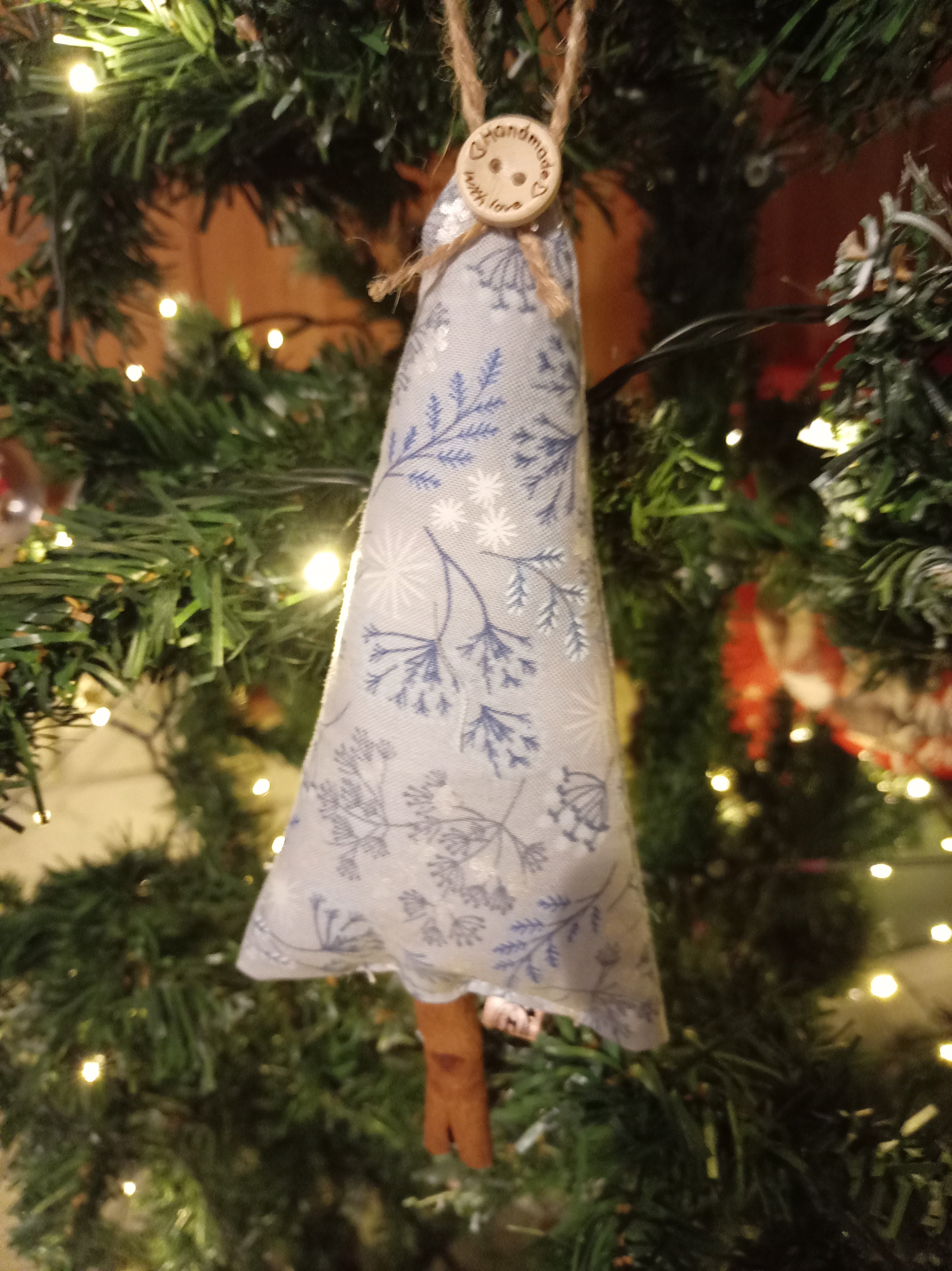 Hanging Christmas Tree Decoration - Frosty Morning