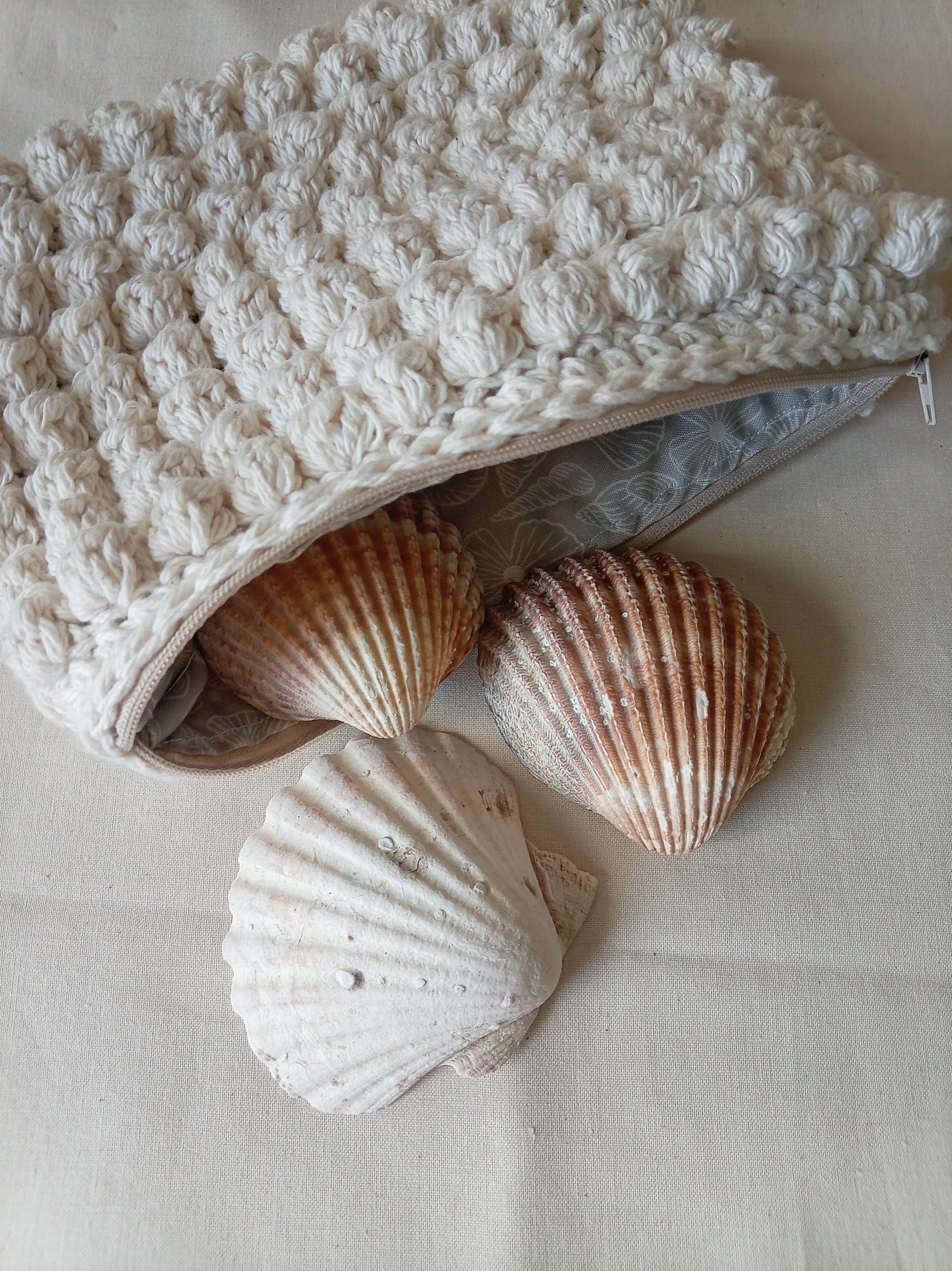 Bobble Pouch - Shell Seeker