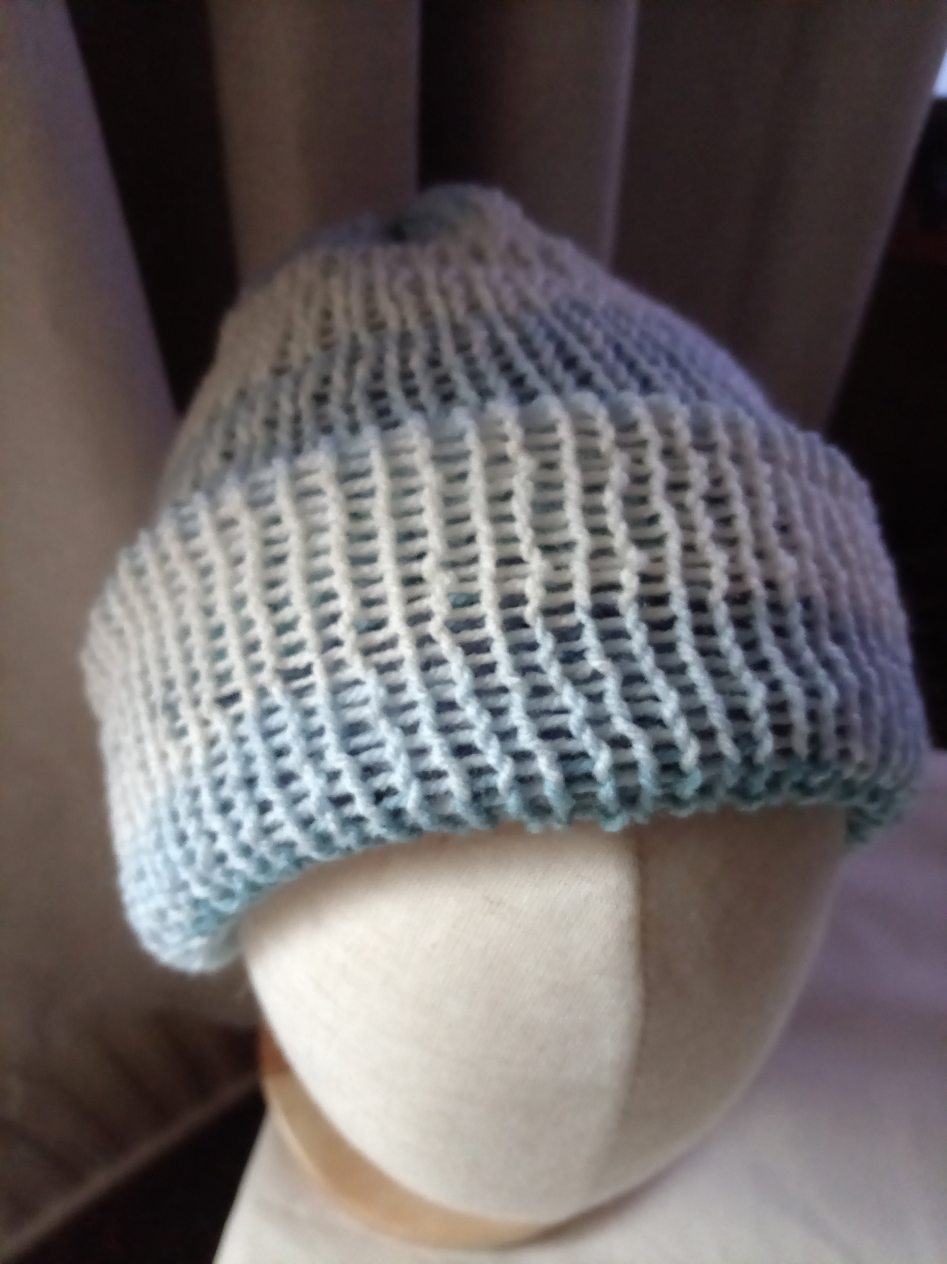 Knitted reversible hat - Seascape