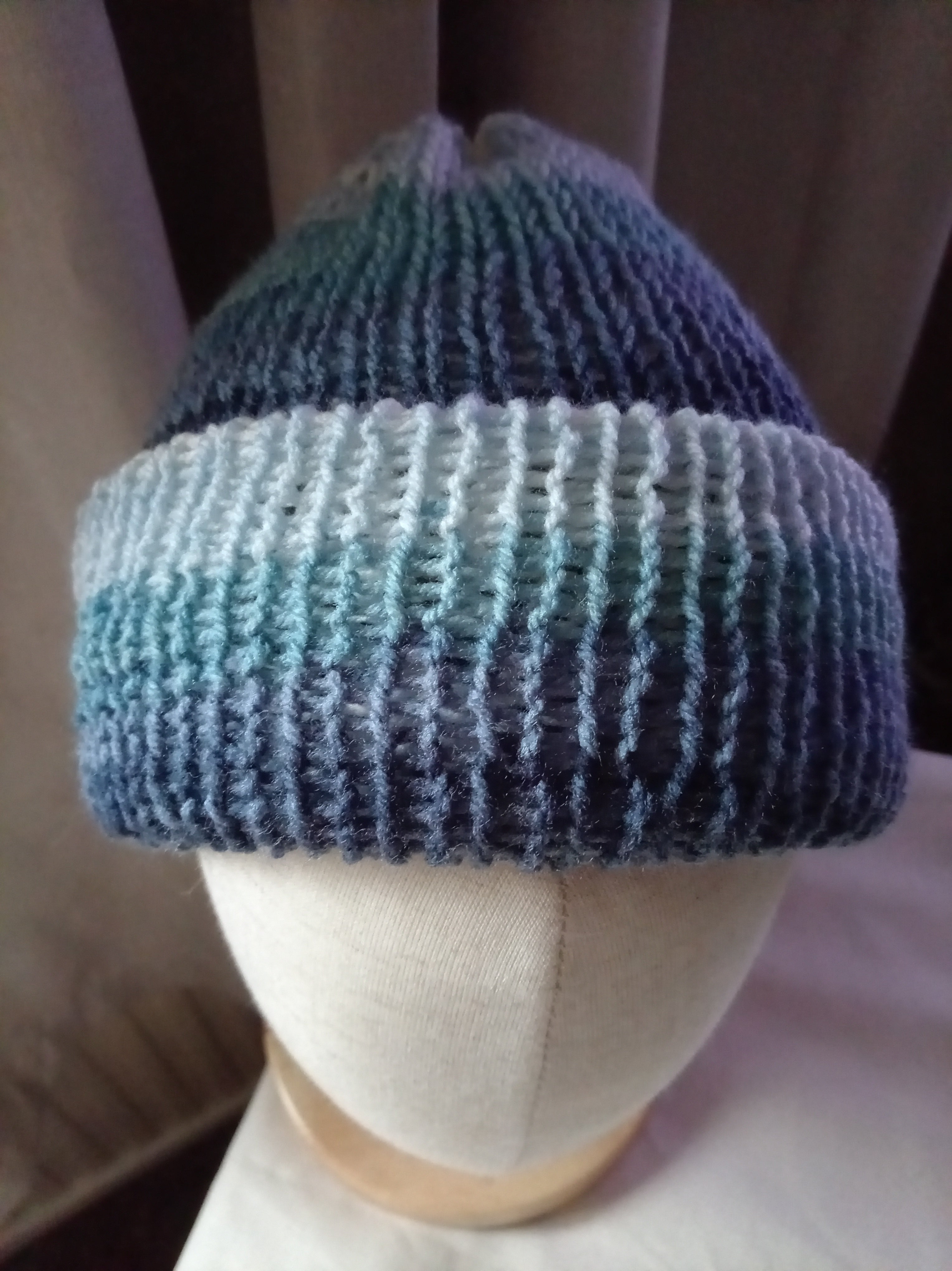 Knitted reversible hat - Seascape