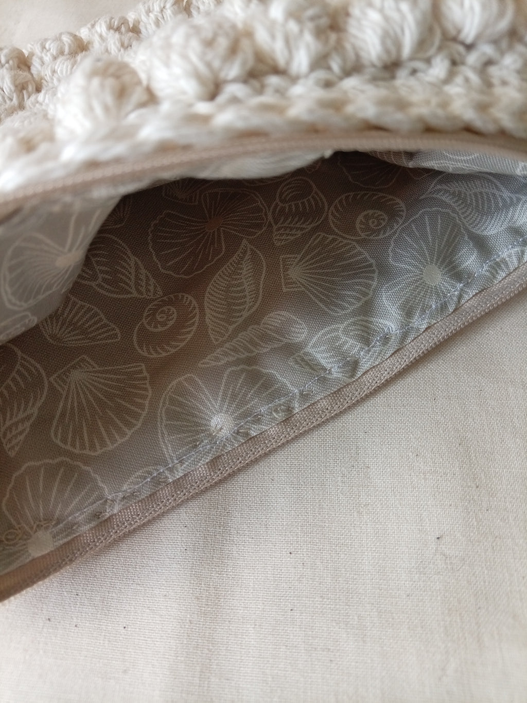 Bobble Pouch - Shell Seeker