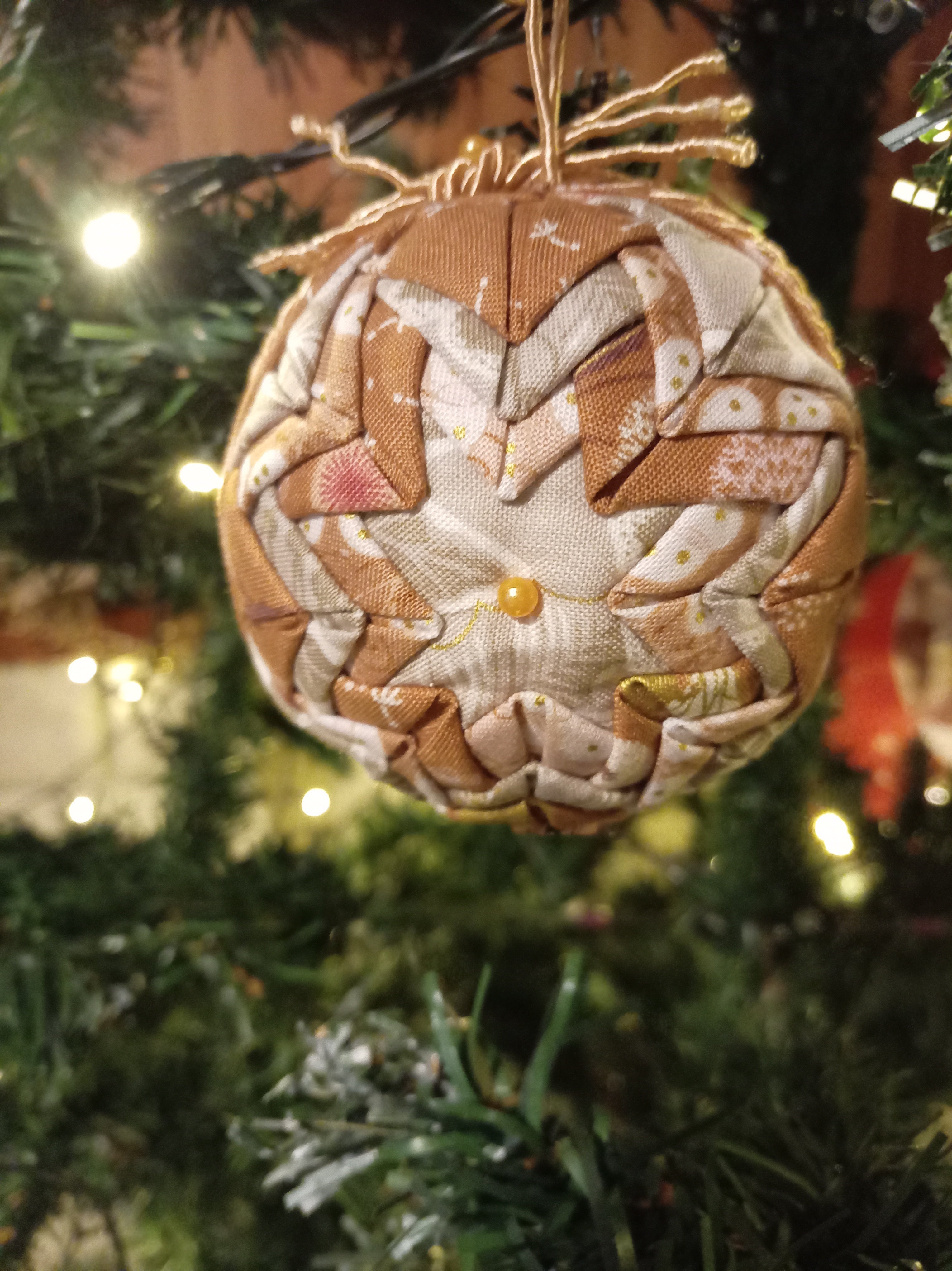Patchwork Bauble - Golden Winter