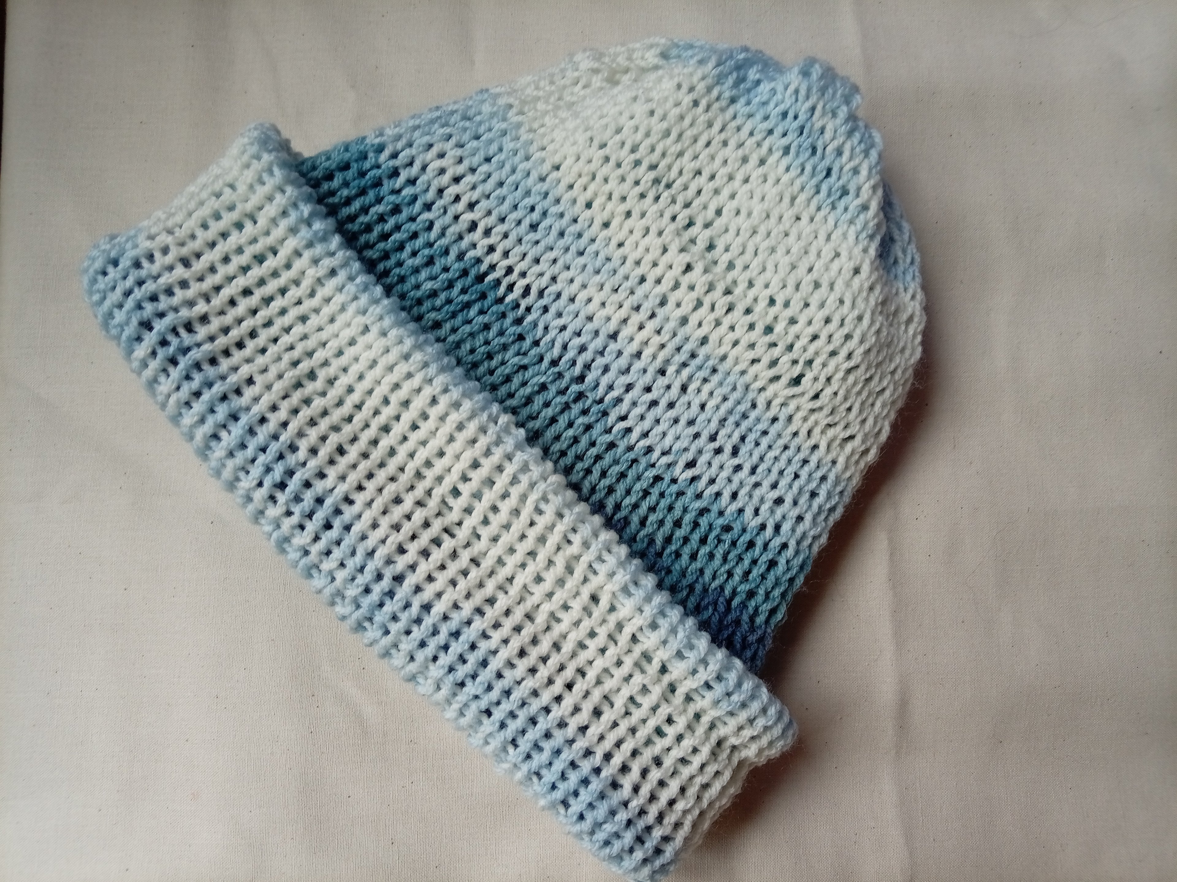 Knitted reversible hat - Seascape